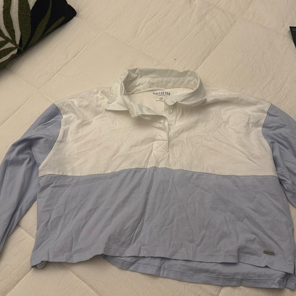 Hollister crop top white baby blue collared
